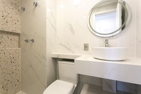 Apartamento à venda com 73m², 3 quartos e 1 vaga Apartamento à venda com 73m², 3 quartos e 1 vagaBanheiro da Suíte