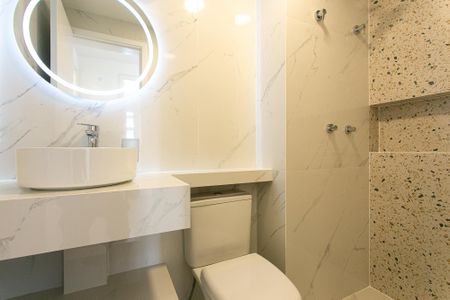 Apartamento à venda com 73m², 3 quartos e 1 vaga Apartamento à venda com 73m², 3 quartos e 1 vagaBanheiro Social