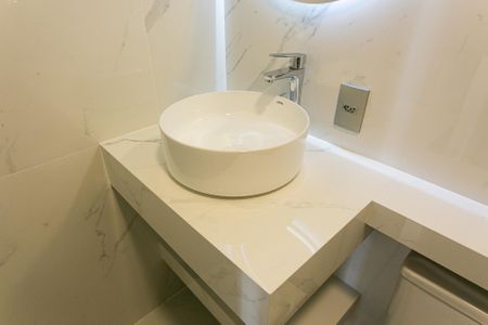 Apartamento à venda com 73m², 3 quartos e 1 vaga Apartamento à venda com 73m², 3 quartos e 1 vagaBanheiro Social