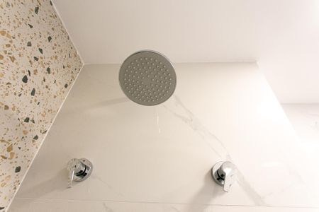 Apartamento à venda com 73m², 3 quartos e 1 vaga Apartamento à venda com 73m², 3 quartos e 1 vagaBanheiro da Suíte