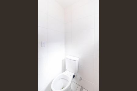 Banheiro de apartamento para alugar com 1 quarto, 27m² em Hípica, Porto Alegre