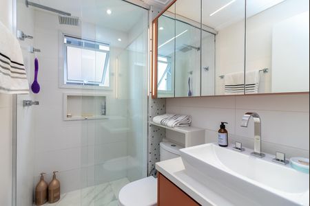 Apartamento à venda com 100m², 3 quartos e 3 vagas Apartamento à venda com 100m², 3 quartos e 3 vagasBanheiro da Suíte 1