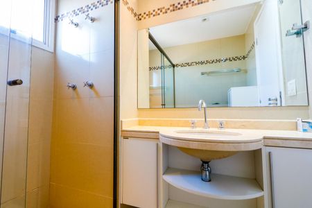 Apartamento à venda com 133m², 3 quartos e 2 vagas Apartamento à venda com 133m², 3 quartos e 2 vagasBanheiro do quarto 1
