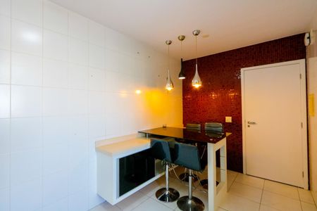 Apartamento à venda com 133m², 3 quartos e 2 vagas Apartamento à venda com 133m², 3 quartos e 2 vagasCopa/Cozinha