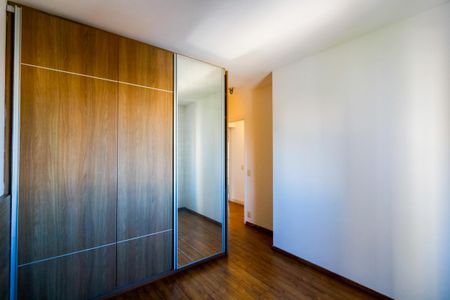 Apartamento à venda com 133m², 3 quartos e 2 vagas Apartamento à venda com 133m², 3 quartos e 2 vagasQuarto 3 - Suíte