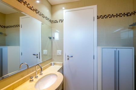 Apartamento à venda com 133m², 3 quartos e 2 vagas Apartamento à venda com 133m², 3 quartos e 2 vagasBanheiro do quarto 1