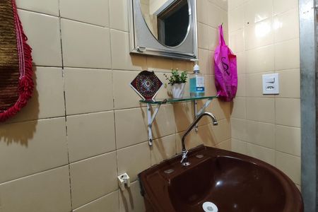 Casa à venda com 250m², 3 quartos e 4 vagas Casa à venda com 250m², 3 quartos e 4 vagasBanheiro Social