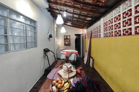 Casa à venda com 250m², 3 quartos e 4 vagas Casa à venda com 250m², 3 quartos e 4 vagasCorredor
