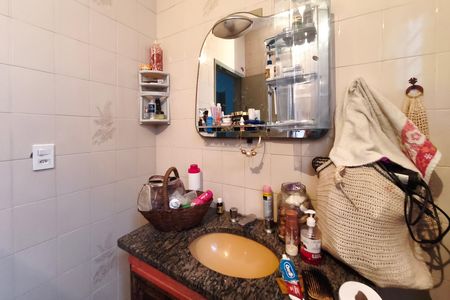 Casa à venda com 250m², 3 quartos e 4 vagas Casa à venda com 250m², 3 quartos e 4 vagasBanheiro Suíte