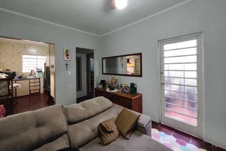 Casa à venda com 250m², 3 quartos e 4 vagas Casa à venda com 250m², 3 quartos e 4 vagasSala de Estar