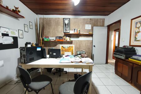 Casa à venda com 250m², 3 quartos e 4 vagas Casa à venda com 250m², 3 quartos e 4 vagasSala