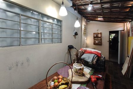 Casa à venda com 250m², 3 quartos e 4 vagas Casa à venda com 250m², 3 quartos e 4 vagasCorredor