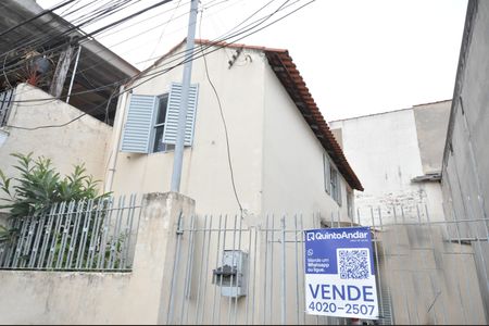 Casa à venda com 66m², 2 quartos e 2 vagas Casa à venda com 66m², 2 quartos e 2 vagasFachada
