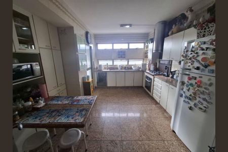 Apartamento à venda com 230m², 4 quartos e 3 vagas