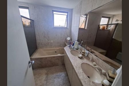 Apartamento à venda com 230m², 4 quartos e 3 vagas
