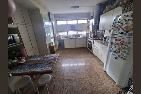 Apartamento à venda com 230m², 4 quartos e 3 vagas