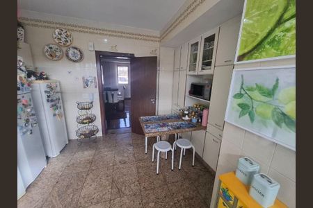 Apartamento à venda com 230m², 4 quartos e 3 vagas