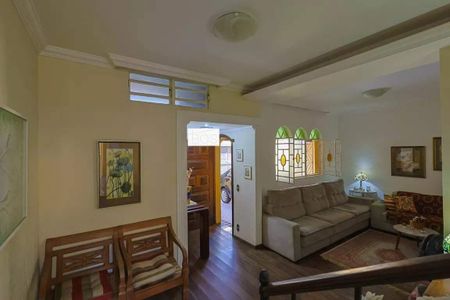 Casa à venda com 4 quartos, 240m² em Caiçaras, Belo Horizonte