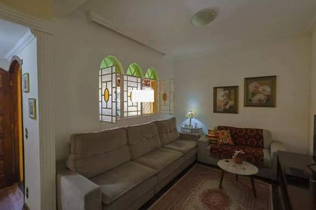 Casa à venda com 4 quartos, 240m² em Caiçaras, Belo Horizonte