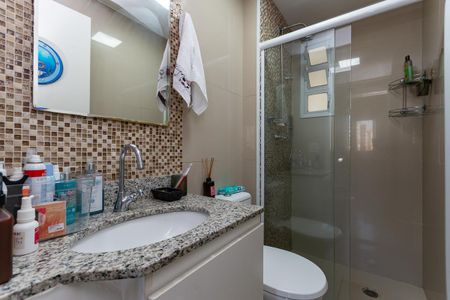 Apartamento à venda com 68m², 2 quartos e 1 vaga Apartamento à venda com 68m², 2 quartos e 1 vagaBanheiro Social