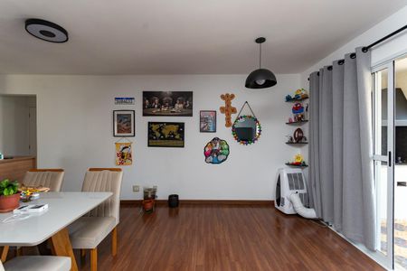 Apartamento à venda com 68m², 2 quartos e 1 vaga Apartamento à venda com 68m², 2 quartos e 1 vagaSala