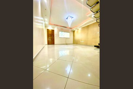 Casa à venda com 3 quartos, 180m² em Vila Camilópolis, Santo André