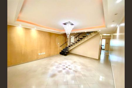 Casa à venda com 180m², 3 quartos e 4 vagas