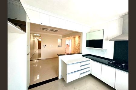Casa à venda com 180m², 3 quartos e 4 vagas