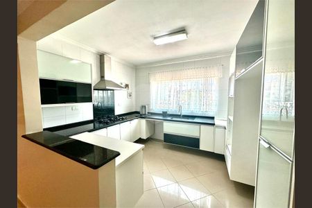 Casa à venda com 180m², 3 quartos e 4 vagas