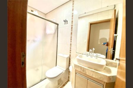 Casa à venda com 3 quartos, 180m² em Vila Camilópolis, Santo André