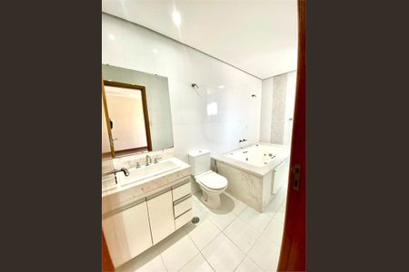 Casa à venda com 3 quartos, 180m² em Vila Camilópolis, Santo André