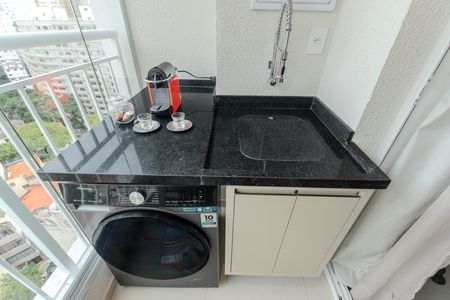 Studio para alugar com 25m², 1 quarto e sem vaga Studio para alugar com 25m², 1 quarto e sem vagaSacada