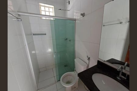 Banheiro de casa para alugar com 2 quartos, 80m² em Pacaembu, Uberlândia