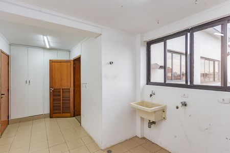 Apartamento para alugar com 220m², 4 quartos e 4 vagas Apartamento para alugar com 220m², 4 quartos e 4 vagasÁrea de Serviço