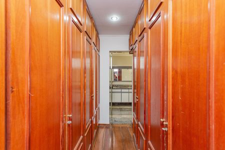 Apartamento para alugar com 220m², 4 quartos e 4 vagas Apartamento para alugar com 220m², 4 quartos e 4 vagasCloset da suíte 1