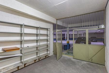 Apartamento para alugar com 220m², 4 quartos e 4 vagas Apartamento para alugar com 220m², 4 quartos e 4 vagasDeposito