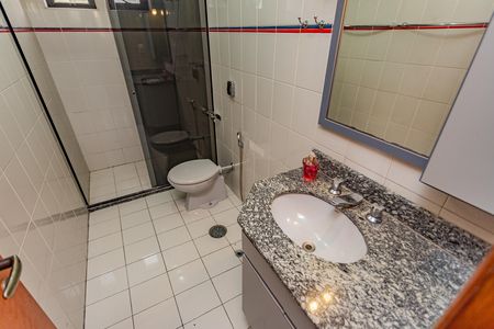 Apartamento para alugar com 220m², 4 quartos e 4 vagas Apartamento para alugar com 220m², 4 quartos e 4 vagasBanheiro Social
