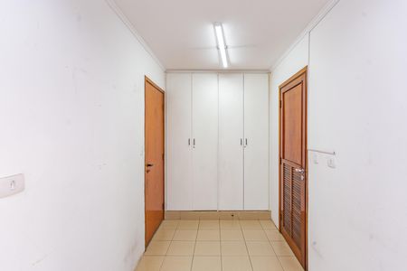 Apartamento para alugar com 220m², 4 quartos e 4 vagas Apartamento para alugar com 220m², 4 quartos e 4 vagasQuarto de Serviço