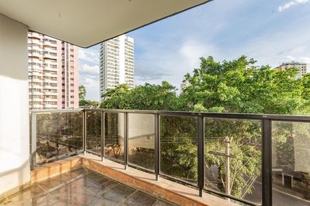 Apartamento para alugar com 220m², 4 quartos e 4 vagas Apartamento para alugar com 220m², 4 quartos e 4 vagasVaranda