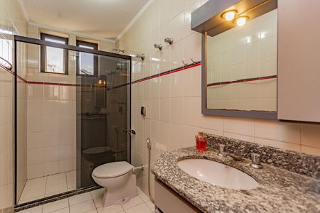 Apartamento para alugar com 220m², 4 quartos e 4 vagas Apartamento para alugar com 220m², 4 quartos e 4 vagasBanheiro Social