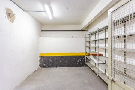 Apartamento para alugar com 220m², 4 quartos e 4 vagas Apartamento para alugar com 220m², 4 quartos e 4 vagasDeposito