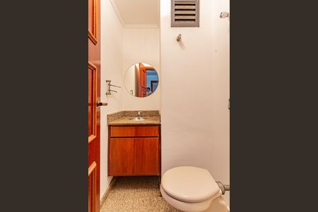 Apartamento para alugar com 220m², 4 quartos e 4 vagas Apartamento para alugar com 220m², 4 quartos e 4 vagasLavabo