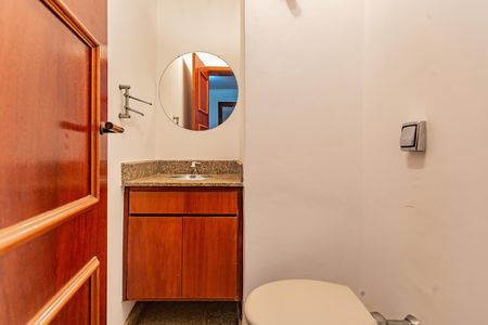Apartamento para alugar com 220m², 4 quartos e 4 vagas Apartamento para alugar com 220m², 4 quartos e 4 vagasLavabo