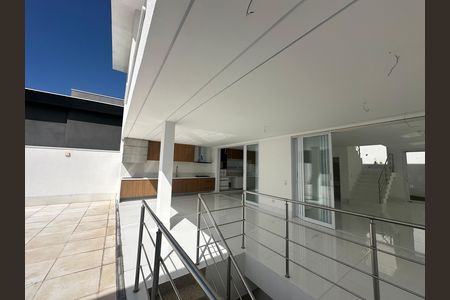 Casa de condomínio à venda com 390m², 4 quartos e 4 vagasChurrasqueira
