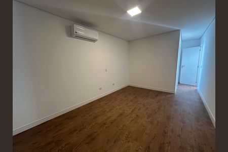 Casa de condomínio à venda com 390m², 4 quartos e 4 vagasSuíte 4