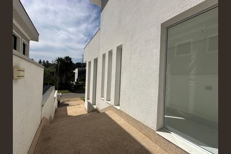 Casa de condomínio à venda com 390m², 4 quartos e 4 vagasQuintal