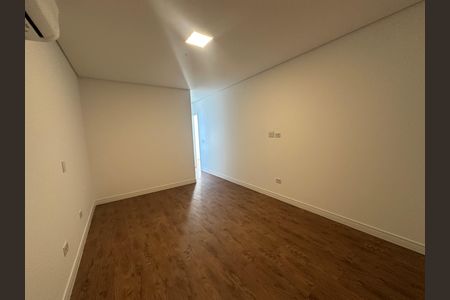 Casa de condomínio à venda com 390m², 4 quartos e 4 vagasSuíte 4
