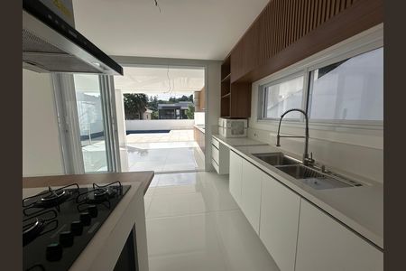 Casa de condomínio à venda com 390m², 4 quartos e 4 vagasCozinha