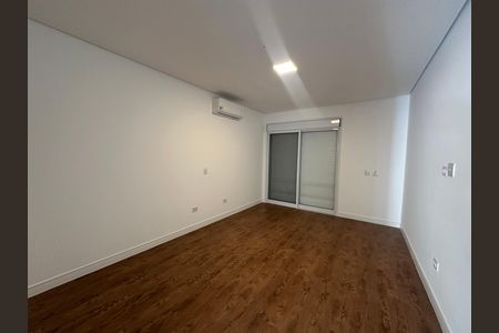Casa de condomínio à venda com 390m², 4 quartos e 4 vagasSuíte 3