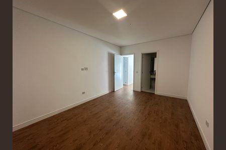 Casa de condomínio à venda com 390m², 4 quartos e 4 vagasSuíte 3